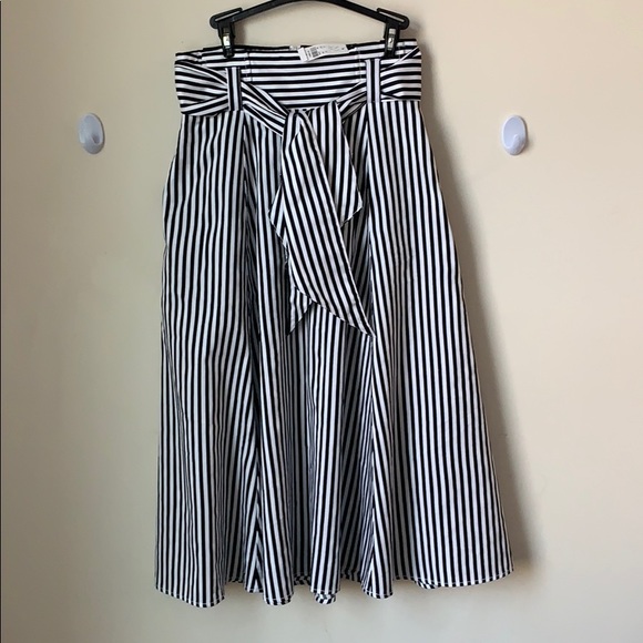 New York & Company Dresses & Skirts - NY&Co Brand new navy & white striped skirt 💎💎💎